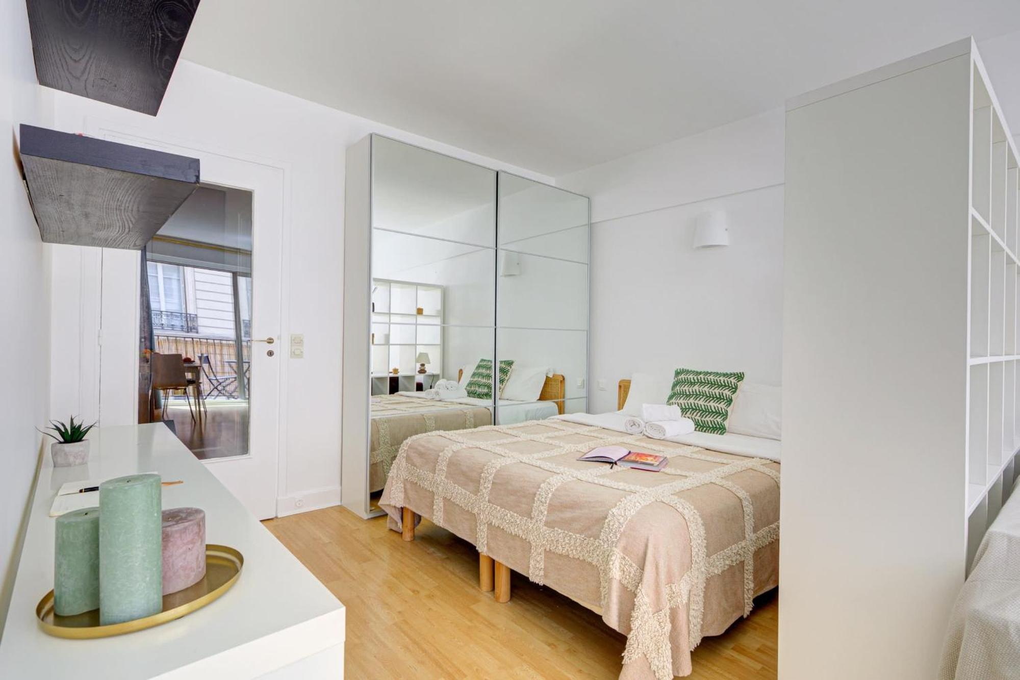 St Germain & Le Bon Marche With Balcony - Cityapartmentstay Paris Exterior foto