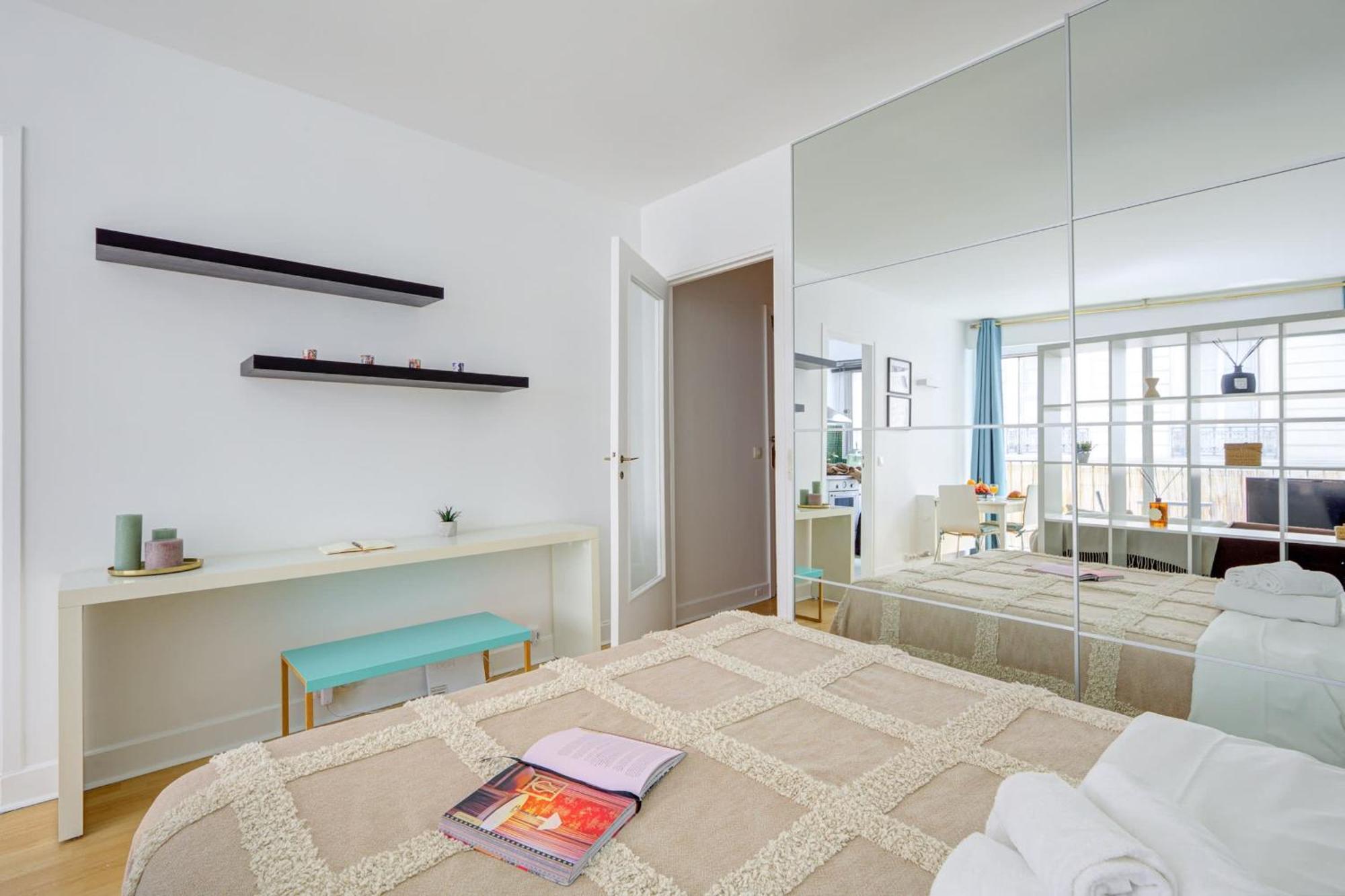 St Germain & Le Bon Marche With Balcony - Cityapartmentstay Paris Exterior foto