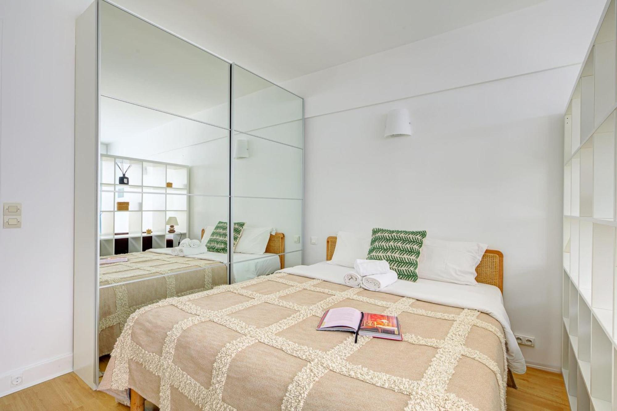 St Germain & Le Bon Marche With Balcony - Cityapartmentstay Paris Exterior foto
